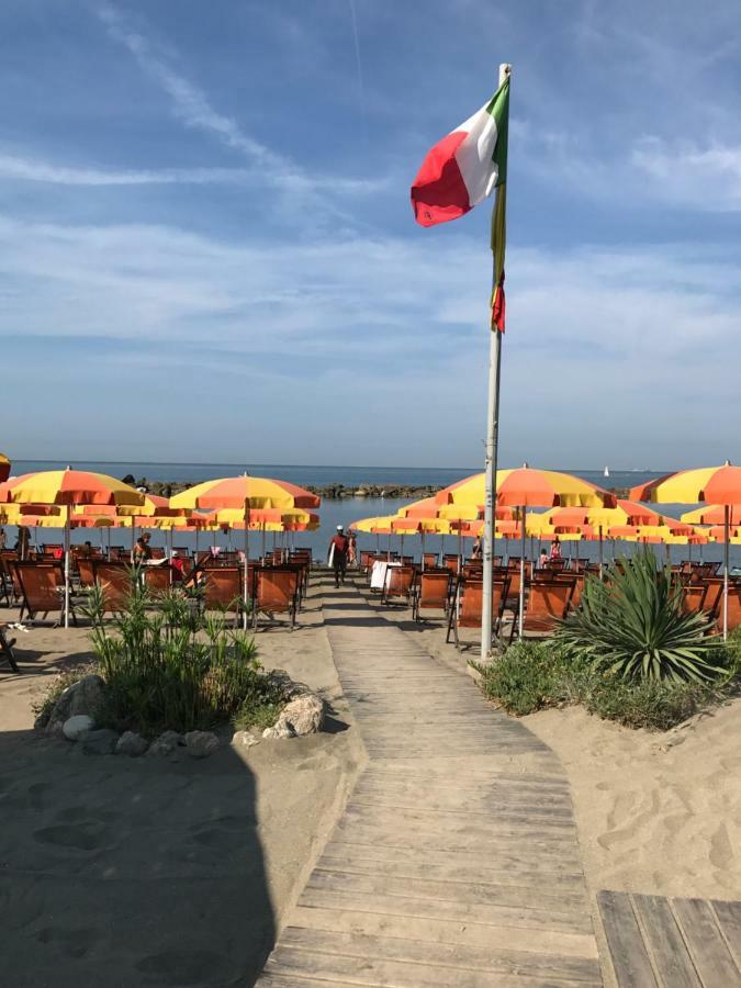 Ancora Bilocale Villa Marina di Massa Exterior photo
